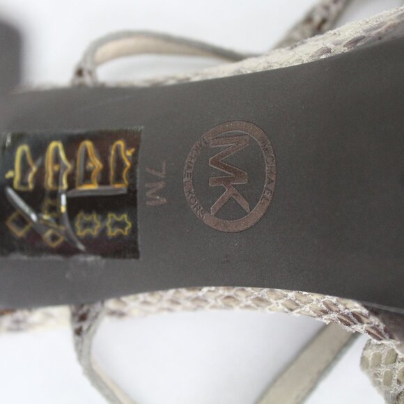 MICHAEL KORS  T-STRAP WOMEN PLATFORM HEELS SHOES SNAKE PRINT Size 7m - Picture 6 of 8